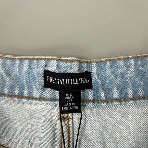 Pretty Little Thing Straight Leg Jeans in Blue Light Wash - Picture 8 of 10